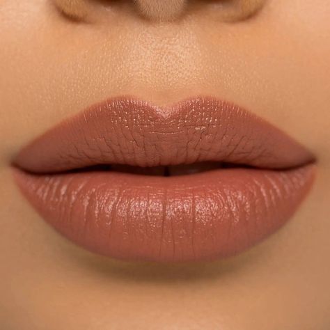 Made with nourishing Gotu Kola & orchid extracts for an exquisitely luxurious feel, I NEED A NUDE LIPSTICK brings Natasha's iconic nude lip to life.
Weight: 4g Warm Nude Lipstick, Peachy Nude Lipstick, Brown Nude Lipstick, Eye Make Up Ideas, Neutral Lipstick, My Colour Palette, Lip Blushing, Venus Sign, Crazy Best Friends