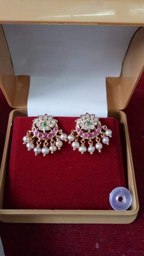 Stone Kammalu Gold, Mom Earrings, Gold Temple Jewellery, Black Beads Mangalsutra Design, Gold Earrings Models, Diamond Pendants Designs, Diamond Wedding Jewelry, Online Gold Jewellery, Gold Jewelry Simple Necklace