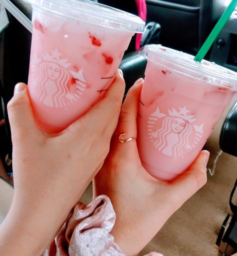 omg its really good except a bit to sweet for me! Venti Pink Drink, Refresher From Starbucks, Strawberry Açaí Refresher, Fresh Drinks, Pink Drink, Pink Starbucks, Pink Drinks, Dunkin Donuts Coffee Cup, Starbucks Drinks