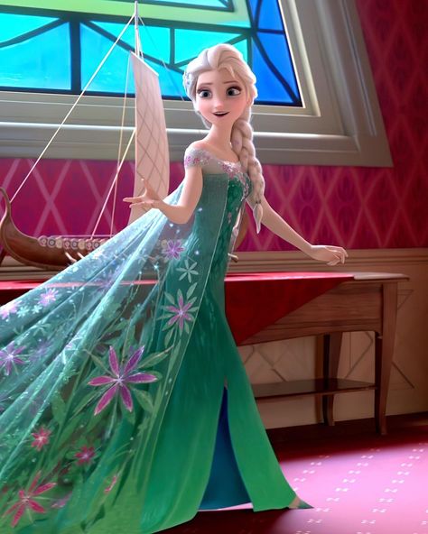 Constable+Frozen on Instagram: “😍 #elsa #anna #frozen #disney” Anna Frozen Fever, Elsa Frozen Fever Dress, Elsa Frozen Fever, Elsa Quotes, Princess Anna Frozen, Elsa Outfit, Elsa Photos, Frozen Fever Elsa, Frozen Outfits