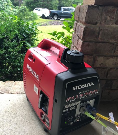 Honda Generator Best Portable Generator, Camping Generator, Small Generators, Portable Power Generator, Portable Inverter Generator, Truck Bed Camping, Emergency Prepardness, Honda Generator, Inverter Generator