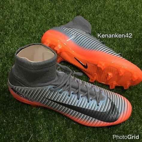 The Nike Mercurial Superfly Cristiano Ronaldo 2017 Chapter 4 cleats introduce a stunning design in silver and orange. Ronaldo 2017, Cool Football Boots, Soccer Photography, Fc Chelsea, Messi And Ronaldo, Best Football Players, European Soccer, Tenis Nike, Nike Mercurial