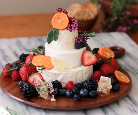 Charcuterie Board Ideas: Cheese Cake Tutorial Charcuterie Board Ideas Cheese, Charcuterie Cake, New York Desserts, Stack Cake, Kids Party Snacks, Porch Party, Healthy Birthday, Wheel Cake, Cheese Snack