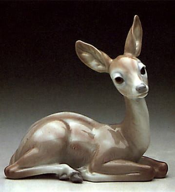 Deer Sitting Lladró Deer Sitting, Female Deer, Deer Figurines, Deer Drawing, Lladro Porcelain, Vintage Deer, Sitting Poses, Character Poses, Decorative Glass