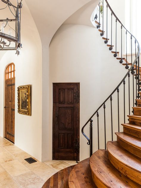 Spanish Stair Home Design Ideas, Pictures, Remodel and Decor Spanish Stair Railing, Spanish Stairs, Mediterranean House Interior, Mediterranean Staircase, Spanish Style Home Interior, Colonial Interior Design, Mediterranean Homes Exterior, Interior Stair Railing, Mediterranean Interior Design