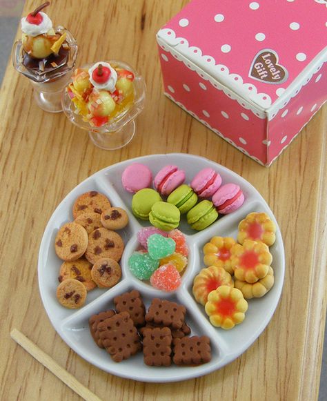 Barbie Food, Food Sculpture, Tanah Liat, Doll Food, Mini Craft, Dollhouse Food, Tiny Food, Cute Polymer Clay, Polymer Clay Miniatures