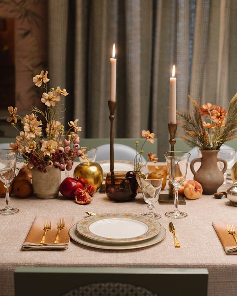 The Rosh Hashanah Collection has arrived! Our curated collection blends classic elements with sumptuous touches that evoke feelings of tradition and renewal. Shop via the link in bio! #domanihome #roshhashanah #newcollection #celebration #tablescape Thanksgiving Table Setup, Thanksgiving Dinner Table Setting, Thanksgiving Dinner Party, Thanksgiving Dinner Table, Hosting Holidays, Dinner Table Setting, Baby Girl 1st Birthday, Bed Table, Thanksgiving Tablescapes