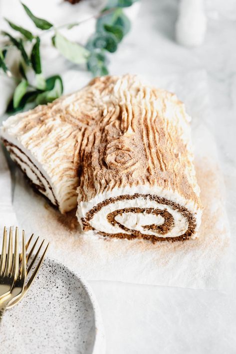 White Chocolate Gingerbread Yule Log - Broma Bakery Gingerbread Yule Log, Yule Log Recipe, Chocolate Gingerbread, Yule Log Cake, Broma Bakery, White Chocolate Buttercream, Christmas Desserts Easy, Log Cake, Yule Log