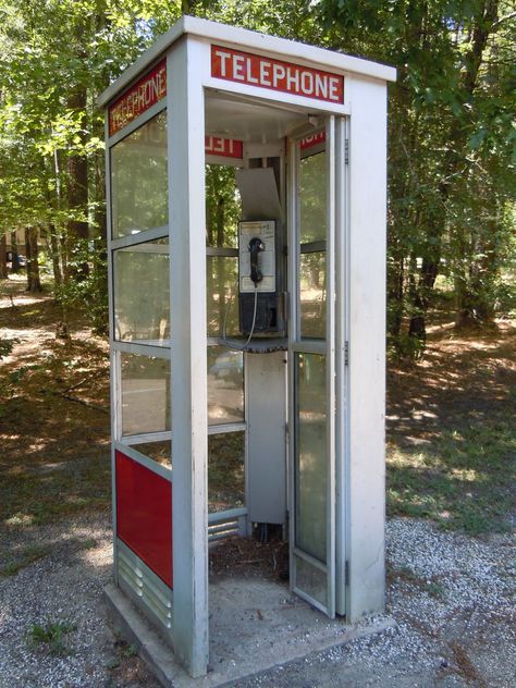 Via It's a Dog's Life: telephone booth retrospective. Telephone Booth, Phone Booth, Old Phone, Vintage Memory, I Remember When, Photo Vintage, 90s Nostalgia, The Old Days, Good Ole