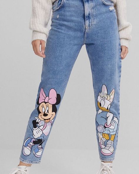 Disneylifestylers on Instagram: “New Disney denim from @bershka #disneyjeans #disneydenim #minniestyle #minniemouse #daisyduck #disneystyle” Denim Jacket Diy Paint, Diy Denim Jacket, Painted Clothes Diy, Cute Disney Outfits, White Oxford, Diy Jeans, Disney World Outfits, Disneyland Outfits, Bershka Jeans