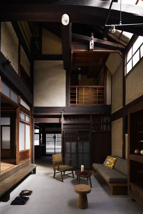 Japanese House Design Traditional, Japanese Living Room Design, Japanese Living Rooms, Old Japanese House, Japanese House Design, Japanese Living Room, Japanese Home Design, Japanese Style House, Traditional Japanese House