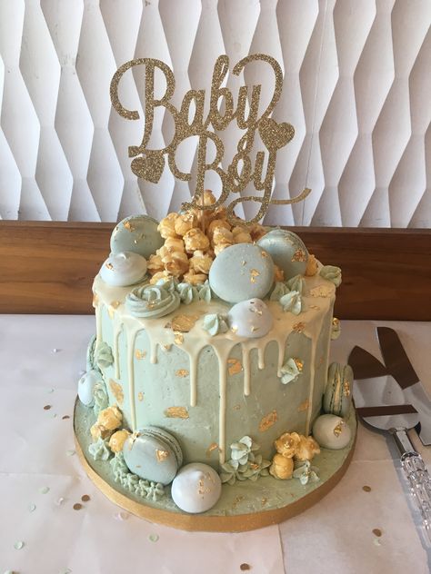 Gold And Green Baby Shower Ideas, White And Gold Baby Shower Cake, Mint Baby Shower Ideas, Chocolate Baby Shower Cake, Green And Brown Baby Shower, Baby Shower Drip Cake, Green Baby Shower Cake, Green And Gold Cake, Green And White Cake