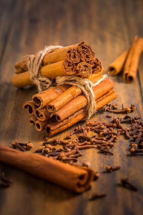 Spices Product Photography, Cinnamon Aesthetic, Herb Photography, Fall Posters, Tea And Snacks, Spices Photography, Wooden Kitchen Table, Heart Diseases, Candle Brand