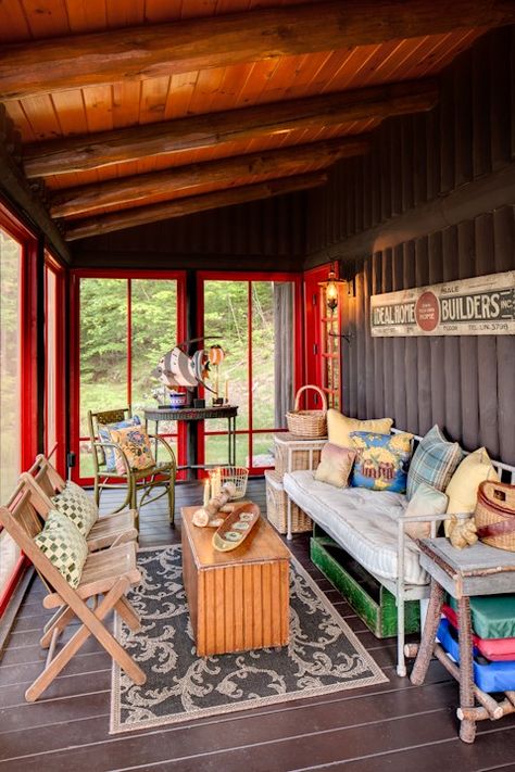 Property Image#9 Star Lake Wisconsin Rental Rustic Cabin Decor Farmhouse Style, Barndominium Porch, Adirondack Porch, Rustic Porch Ideas, Cabin Porch, Three Season Porch, Balkon Decor, Sleeping Porch, Building A Porch