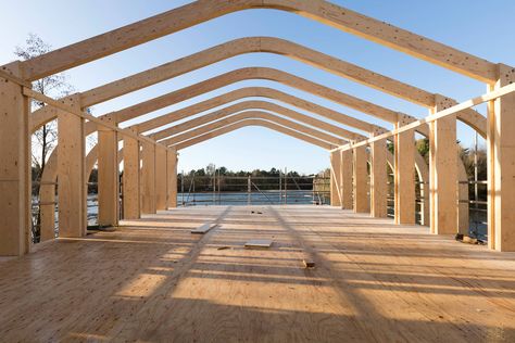 Wood Roof Structure, Cornwall House, Timber Frame Joinery, Center Parcs, Timber Architecture, Timber Roof, Timber Buildings, Backyard Gazebo, Building Process