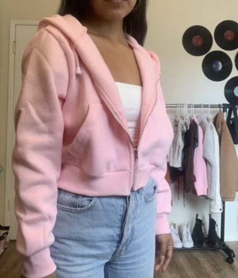 Pink Hoddies Outfits Ideas, Basic Outfits Winter, Cropped Hoodie Outfit, Hoddies Outfits, Zipper Outfit, Country Style Outfits, Quick Outfits, Easy Trendy Outfits, Causual Outfits