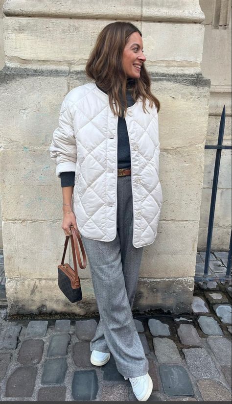 White Quilted Jacket, White Quilted Jacket Outfit, Beige Quilted Jacket Outfit, Casual Quilted Winter White Outerwear, Trendy Beige Quilted Outerwear, Winter Cream Quilted Puffer Jacket, White Puffer Outfit, Winter Beige Quilted Jacket With Pockets, Quilted Beige Winter Outerwear