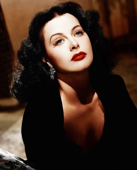 Daria 💎 on Instagram: “‘I am not ashamed to say that no man I ever met was my father's equal, and I never loved any other man as much.’ - Hedy Lamarr ✨ Follow…” Vampire Coven, Klasik Hollywood, Hollywood Aesthetic, Hedy Lamarr, Old Hollywood Actresses, Classic Hollywood Glamour, Hollywood Makeup, Vintage Hollywood Glamour, Charles Bronson