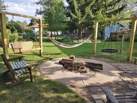 Outdoor Fire Pit Area, Fire Pit Landscaping, Backyard Swings, Wooden Swing, Backyard Beach, Back Porch Ideas Covered, Diy Backyard Landscaping, Backyard Inspiration, Back Porch Ideas