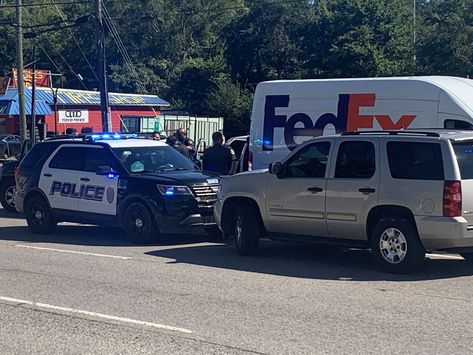 Fedex Car Broke Down, Fedex Truck Accident Proof, Fedex Car Got Accident, Fedex Accident, Fedex Accident Proof, Fedex Truck, Police Radio, Car Delivery, American Fast Food