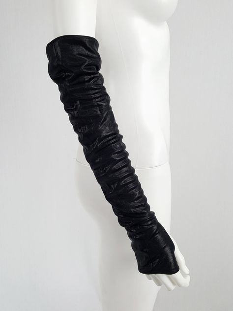 Maison Martin Margiela black long fingerless gloves — fall 2007 | V A N II T A S Gloves Reference, Edgy Gloves, Black Hand Gloves Aesthetic, Black Fashion Gloves, Apocalyptic Accessories, Black Long Gloves Aesthetic, Kaneki Cosplay, Black Gloves Fingerless, Classy Gloves