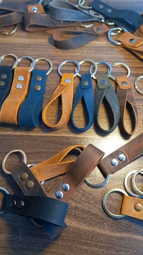 key chains and bookmarks | Leather, Leather accessories, Leather keyring Leather Keyring Diy, Leather Keychain Diy, Tas Denim, Diy Leather Working, Handmade Leather Work, Leather Stamping, Leather Keychains, Ring Leather, Diy Leather Bracelet