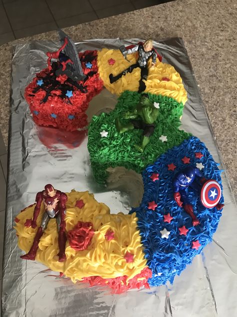 Marvel First Birthday Cake, Superhero Birthday Cake Homemade, Marvel Cupcake Cake, Marvel Superhero Cake, Marvel Bday Cake, Diy Superhero Cake, Super Hero Birthday Cake For Boys, Superhero Sheet Cake, Superhero Cake For Boys