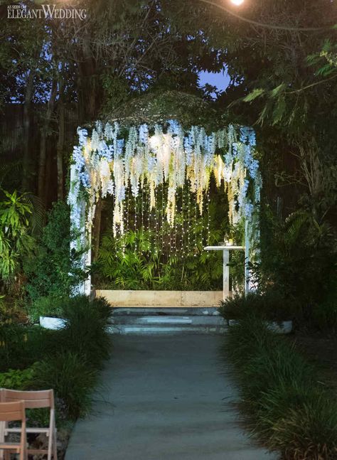 Garden Wedding Ideas Ceremony, Garden Wedding Ceremony Arch, Wedding Ideas Ceremony, Garden Wedding Ceremony Decorations, Winter Wedding Arch, Ceremony Arches, Garden Wedding Ideas, Wedding Chuppah, Enchanting Garden