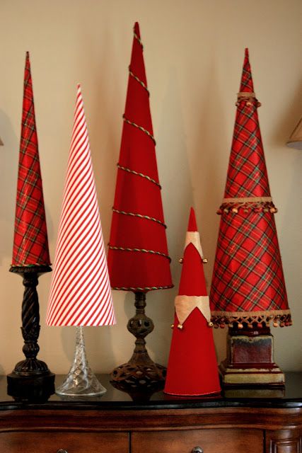 Christmas Cones, Red And White Christmas, Fabric Christmas Trees, Cone Christmas Trees, Elegant Christmas Trees, Christmas Tree Decorations Diy, Christmas Tablescape, Christmas Tree Crafts, Mini Christmas Tree