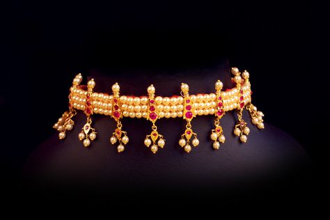 Chinchpeti Jewellery, Maharashtrian Earrings, July Makeup, Maharashtrian Jewellery, Kundan Work, Fancy Jewelry Necklace, Ear Chain, Gold Mangalsutra Designs, Pearl Necklace Designs