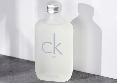 Calvin Klein One Perfume ONLY $28.99 (Reg $64)! Calvin Klein Perfume Women, Calvin Klein Cologne, Calvin Klein Beauty, Calvin Klein Perfume, Pine Essential Oil, Calvin Klein One, Calvin Klein Ck One, Escentric Molecules, Pure Seduction