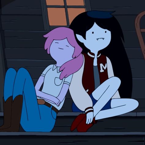 Adveture Time, Marceline And Princess Bubblegum, Marceline And Bubblegum, You Are My Moon, Adventure Time Characters, Adventure Time Wallpaper, Marceline The Vampire Queen, Time Icon, Arte Indie