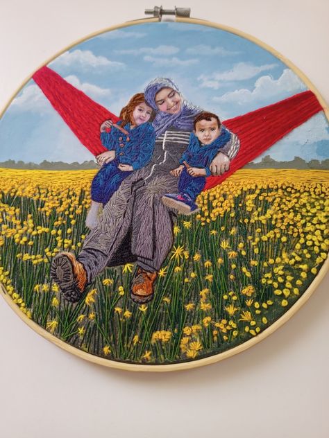 Yellow Flower Field, Embroidery Portrait, Thread Craft, Needle Painting, Portrait Embroidery, Portrait Watercolor, Diy Embroidery Patterns, Thread Painting, Embroidery Needles