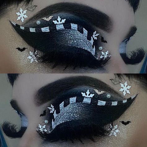 ℓυηα ☾ on Instagram: "❄️🦇 𝕭𝖆𝖙𝖘 and 𝚂𝚗𝚘𝚠𝚏𝚕𝚊𝚔𝚎𝚜 ❄️🦇 🖤Close up, save and share if ya care..🤣🤍 Hey guys! I saw this repost on @horrorhags of @bloodykiisses look that was inspired by @skullbabybeauty and had to try it for myself and put a little of my own spin on it too! This was actually one of the most fun looks I’ve ever done, hands down! Plus a touch of goth appreciation! No red, white, green or gold here! 🤣 as much as I love that, this was a nice break from the glitzy stuff! Black Christmas Makeup, Christmas Eyeshadow Ideas, Winter Goth Makeup, Goth Christmas Makeup Looks, Alternative Christmas Makeup, Emo Christmas Makeup, Alt Christmas Makeup, Gothic Christmas Makeup, Snowflake Makeup Looks