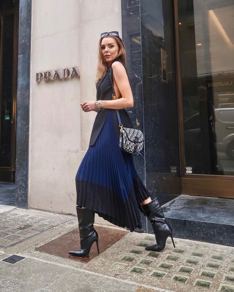 𝐋𝐀𝐔𝐑𝐀 𝐁𝐋𝐀𝐈𝐑 on Instagram: “Skirts are my new thing for SS21 ✌🏻” Laura Blair, Fashion Outfit, Insta Fashion, Flapper Dress, Outfit Inspirations, Ballet Skirt, Fashion Outfits, Instagram Photos, Photo And Video