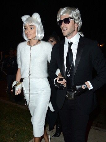 Karl Lagerfeld & Choupette Halloween Costumes Karl Lagerfeld Choupette, Cute Couples Costumes, Halloween Costumes 2014, Ashley Madekwe, Best Halloween Costumes Ever, Best Celebrity Halloween Costumes, Celebrity Halloween, Couples Halloween Outfits, Hallowen Costume