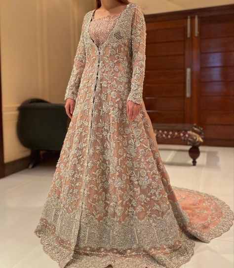 Walima Dress For Sister Simple, Walima Dress For Groom Sister, Bridal Maxi For Walima, Lavender Walima Dress, Walima Dresses Pakistani For Sisters, Walima Dress, Heavy Dresses, Shadi Dresses, Desi Wedding Dresses