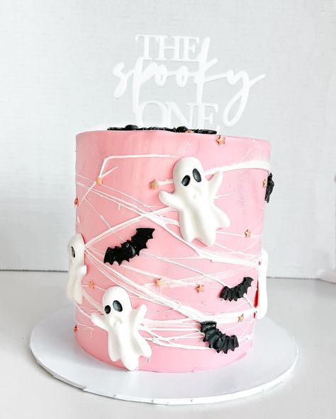 The Spooky one birthday cake We have started taking orders on round and heart shaped cakes 🙌🏻 #cake#lasvegascakes#spookycake | Instagram Heart Shaped Halloween Cake, Spooky One Smash Cake, Halloween Heart Cake, Spooky One Birthday Cake, Pink Ghost Cake, The Spooky One, Spooky One Birthday, One Birthday Cake, Halloween 1st Birthdays