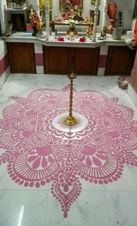 Bengali Puja Room, Lokkhi Puja Alpona, Laxmi Puja Alpona Design Bengali Easy, Round Alpona Design Bengali, Rangoli Painting On Floor, Alpona Design Bengali Easy Simple, Alpana Designs Bengali, Alpona Design Bengali, Paint Rangoli