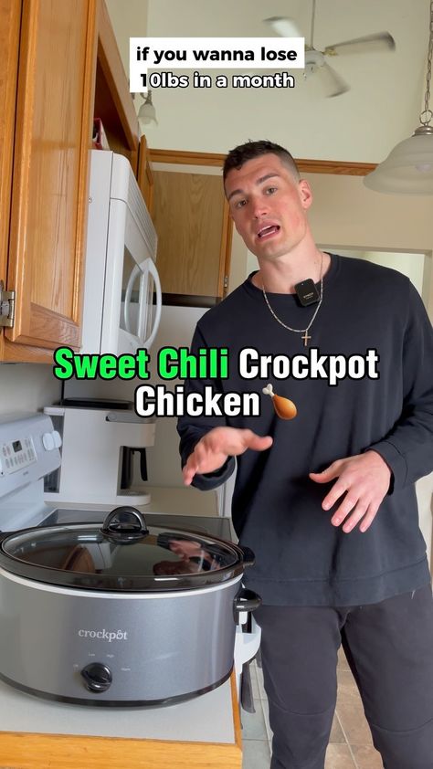 Sweet Chili Crockpot Chicken✅ ▪️ 3lbs chicken breast ▪️ 1 sweet onion ▪️ 3 bell peppers ▪️ 1 bottle G Hughes Sweet Chili sauce ▪️ Cook on high for 3 hours or low for 5 hours ▪️ 4 tbsp cornstarch ▪️ 1/2 cup cooked rice ✅ 450 cals ✅ 52g protein For a weight loss, nutrition guide, to work out programs and visual grocery list check out the total weight loss package💪 Cookbook coming soon! For those with the TWLP, you’ll receive first access and discount to the book as soon as it’s complete! Sweet Chili Crockpot, Johnny Hadac, Chili Crockpot, Sweet Chili Sauce Recipe, Crockpot Meat, Sweet Chili Chicken, Crock Pots, Cook Rice, Crockpot Chili