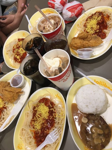 Jollibee Food Photography, Food Pictures Restaurant, Jollibee Prank Picture, Philippine Photography, Being Your Own Boss, Food Snap, Restaurant Pictures, Philippines Food, Gig Economy