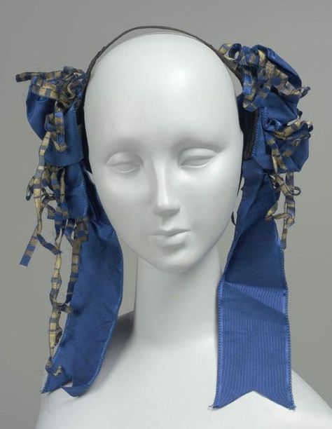 1840s headdress Head Peice, Victorian Hairstyles, Victorian Hats, 19th Century Fashion, Chatelaine, Historical Costume, Hair Ornaments, Museum Of Fine Arts, Historical Clothing