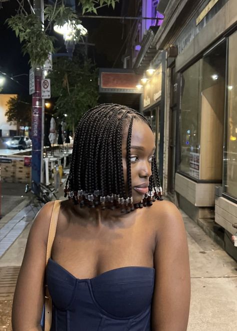 Short Braids Beads, Short Knotless Box Braids, Short Braid Hairstyles, Braided Bob, Short Braid, Short Box Braids Hairstyles, Short Box Braids, Quick Natural Hair Styles, Box Braids Hairstyles For Black Women