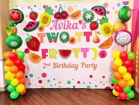 Tutti Frutti Birthday Party Decorations Backdrop, Summer Theme Birthday Party Decorations, Fruit Theme Party, Twotti Fruity, Tutti Frutti Birthday Party, Fruit Birthday Party, Baby Party Decorations, 2nd Birthday Party For Girl, Fruit Birthday