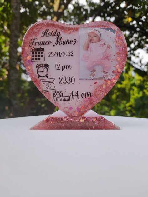 Baby Resin Art, Diy Resin Gifts, Diy Resin Mold, Baby Mold, Crown Crafts, Plaster Crafts, Paper Craft Videos, Resin Crafts Tutorial, Diy Resin Projects