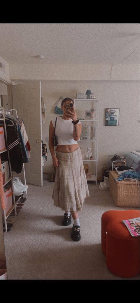 Chunky Loafers Midi Skirt Outfit, Brown Platform Loafers Outfit, Maxi Skirt Loafers Outfit, Black White And Tan Outfits, Slicked Back Claw Clip, Brown Shoulder Bag Outfit, Brown Midi Skirt Outfit, Platform Loafers Outfit, White Socks Outfit