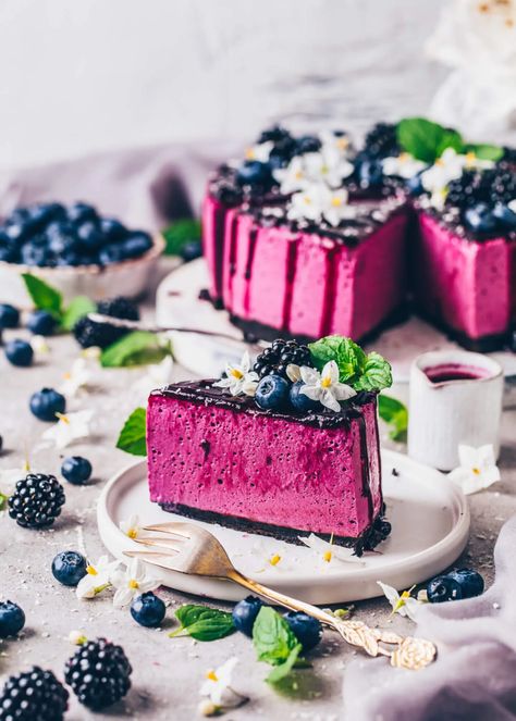 Blueberry Cheesecake Recipe, No Bake Blueberry Cheesecake, Cheesecake Vegan, Vegan Cheesecake Recipe, Vegan Summer Recipes, Coconut Cheesecake, Dairy Free Cream, Raw Cake