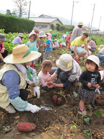 10 Surprising Things About Parenting in Japan Second Interview, Japanese Doctor, Cup Of Jo, Japanese Mom, Good Manners, Nursery School, Japanese School, Learn Japanese, Parenting Styles