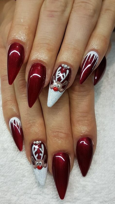 Nails Popular, Red Stiletto Nails, Holiday Nails Winter, Holiday Nails Christmas, Red Nail Art, Stiletto Nail Art, Holiday Nail Designs, Christmas Nails Easy, Cute Christmas Nails