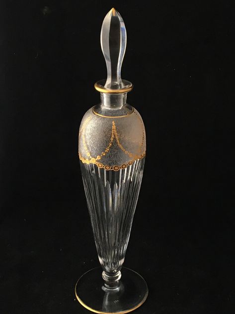 French Perfume Bottles, Crystal Bottle, Cologne Bottle, Perfume Display, Antique Perfume Bottle, French Perfume, Crystal Perfume Bottles, Image Swag, Beautiful Perfume Bottle